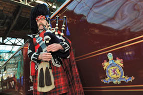 The Royal Scotsman: Piper on platform